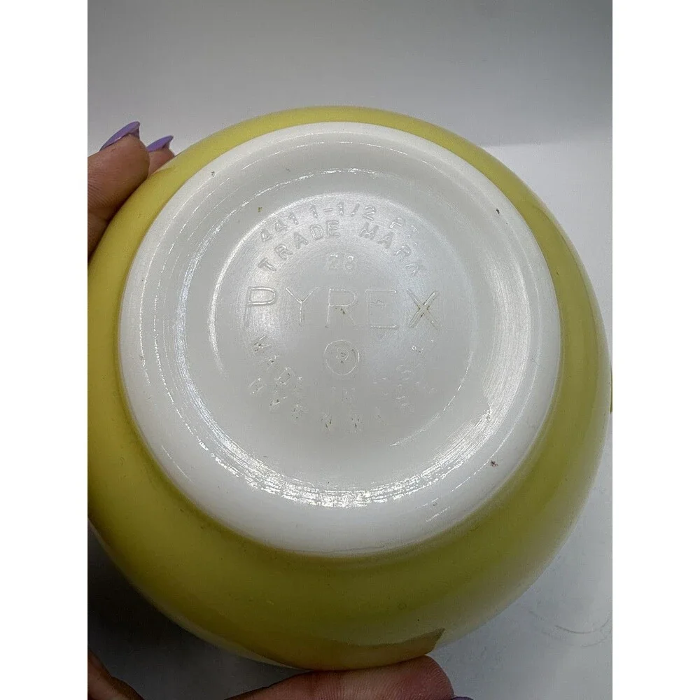 Vintage Pyrex Orange Yellow Cinderella Mixing Bowls 441 442 Set Of 2 USA Glass